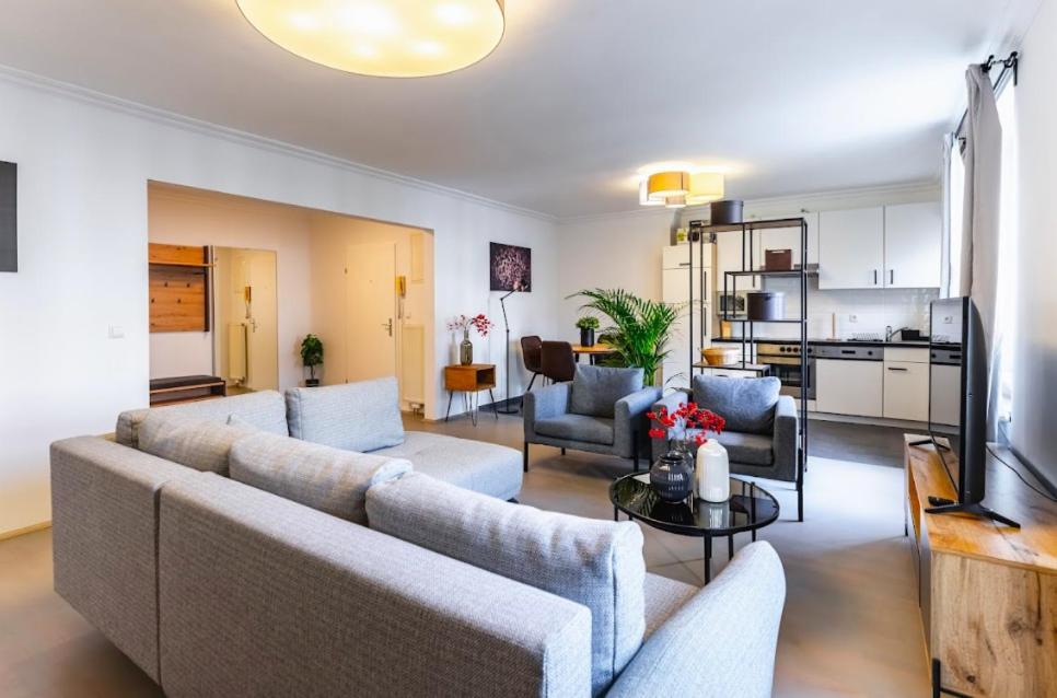 Experience Central Vienna From A Stylish And Modern Apartment المظهر الخارجي الصورة