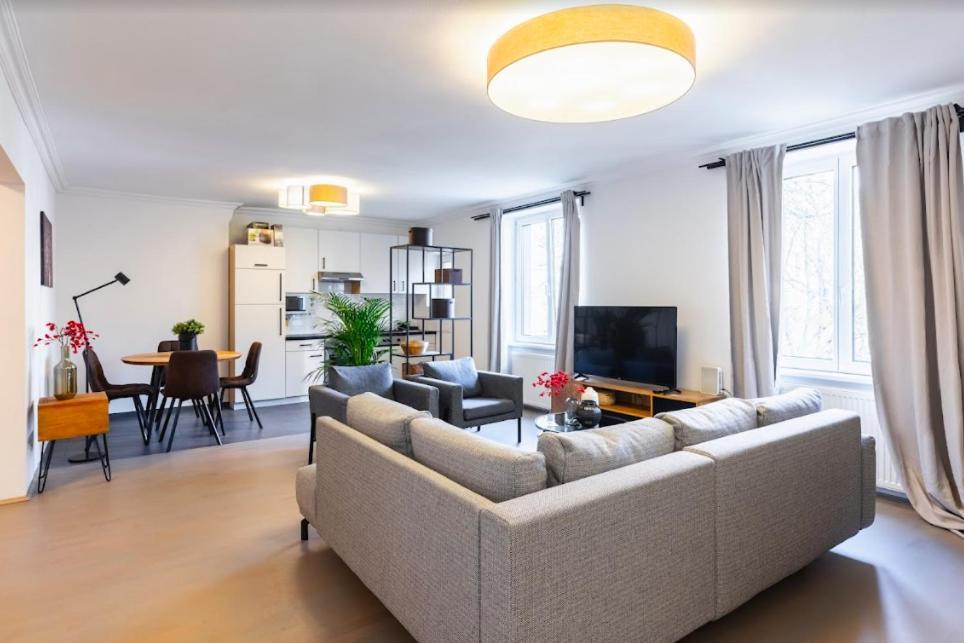 Experience Central Vienna From A Stylish And Modern Apartment المظهر الخارجي الصورة